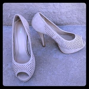 Apt 9 beige platform pumps 7